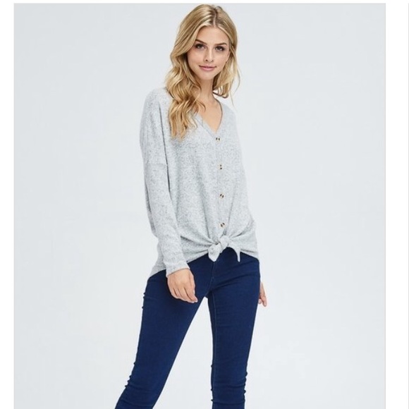 ❄️ Front Tie top - Picture 2 of 3